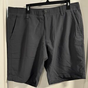 Heat Gear Under Armour Men's Gray Shorts